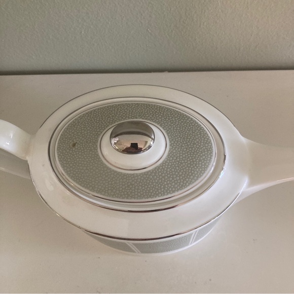 Wedgwood Shagreen Jade Teapot Made in England New No Box - Picture 3 of 6